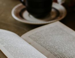 Kaffee Buch Tisch Lesen