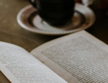 Kaffee Buch Tisch Lesen