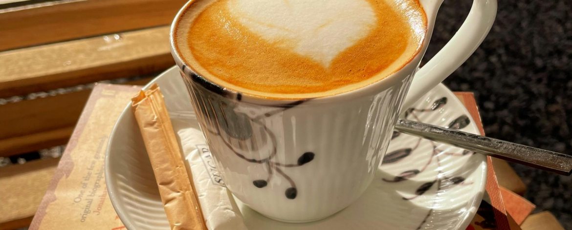 Buch Kaffee Cafe Cappuchino Löffel Zucker