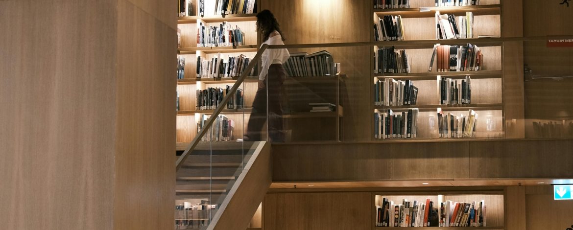 Bücherwand Regale